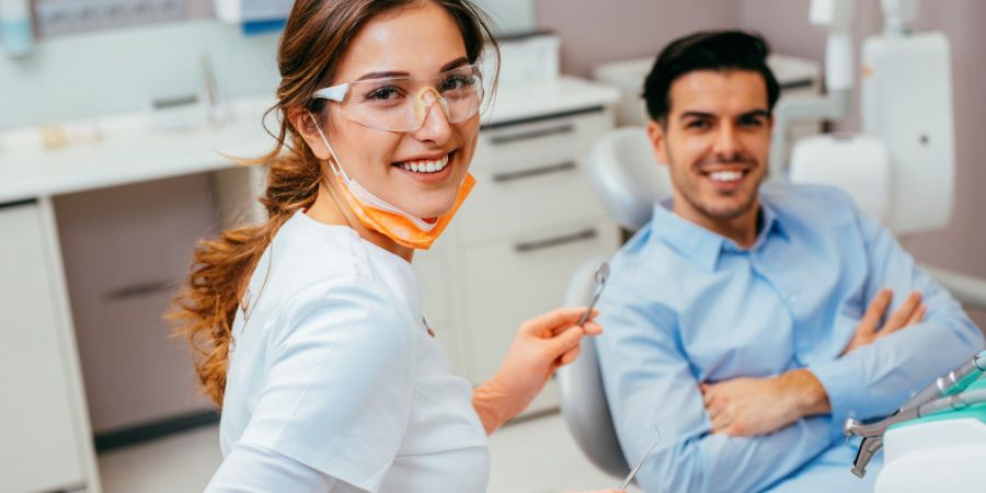 Trabajar como Odontólogo en Dubái consultorio